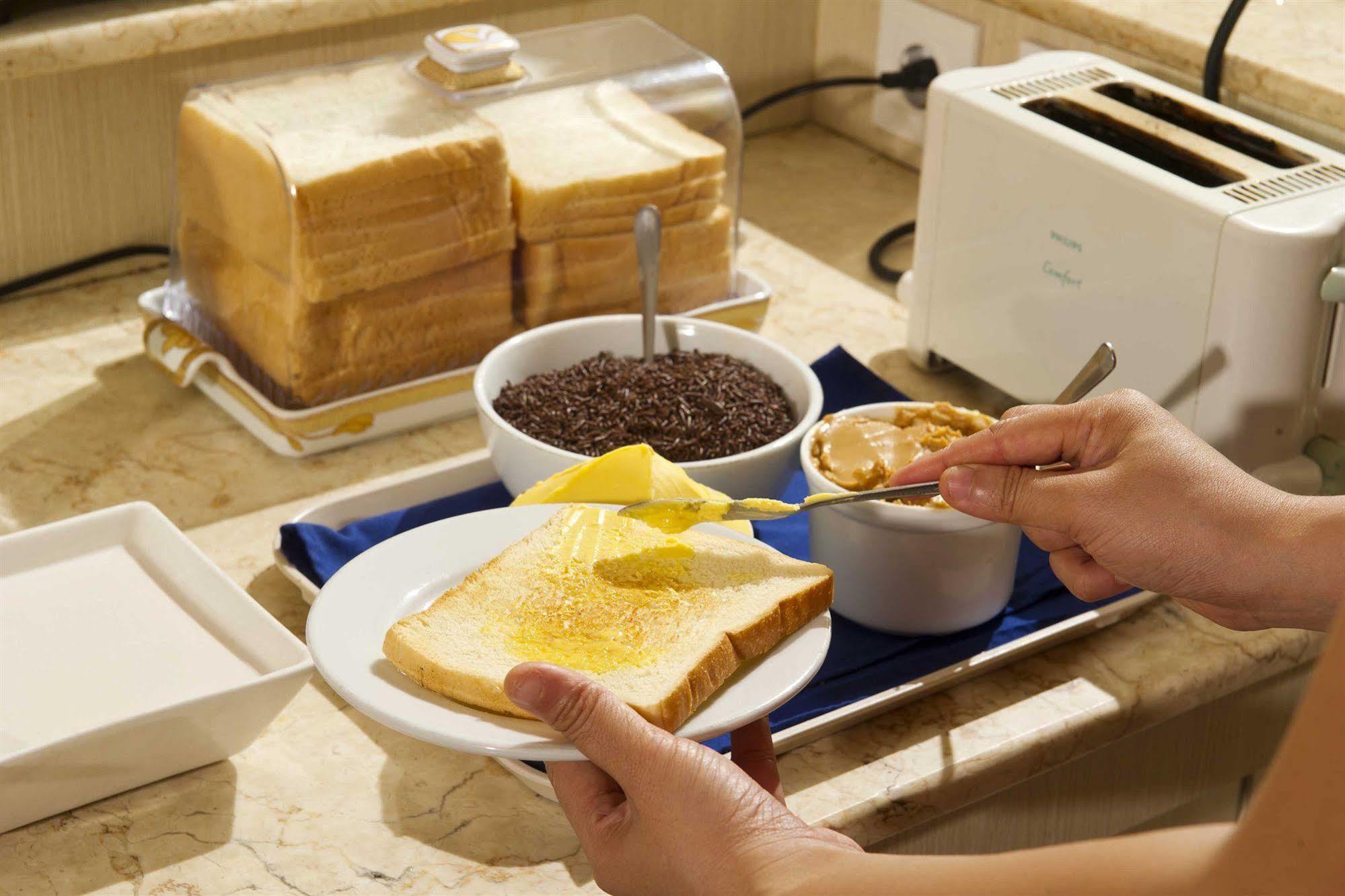 Zuri Express Hotel Pekanbaru Zewnętrze zdjęcie