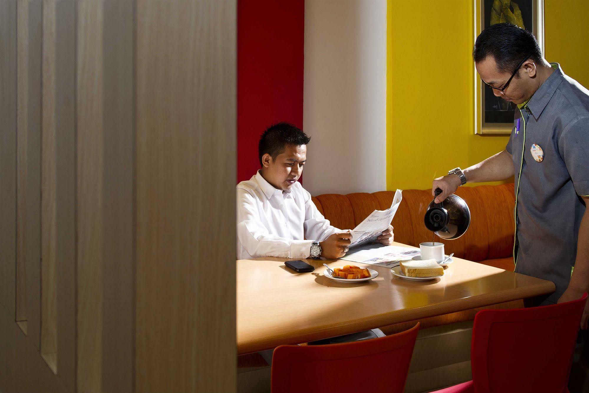 Zuri Express Hotel Pekanbaru Zewnętrze zdjęcie